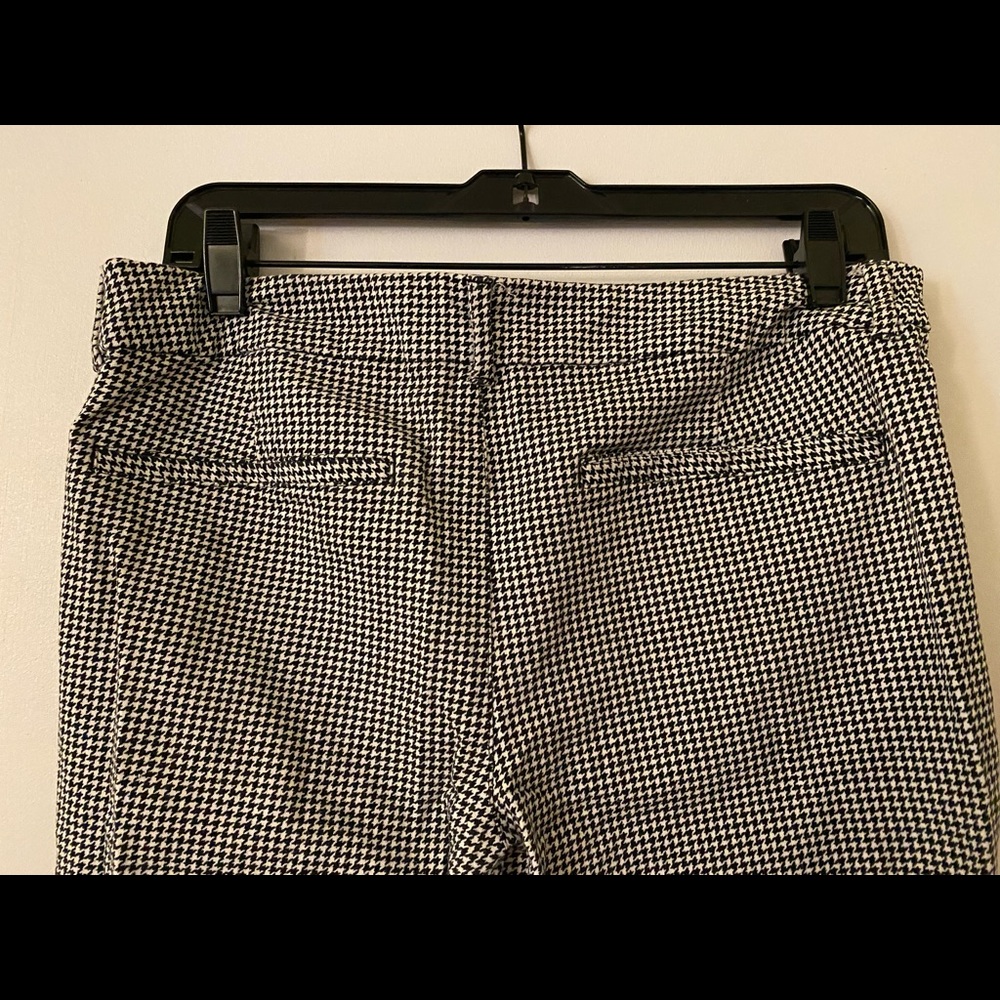 Old Navy Pixie Mid Rise (Size 12)